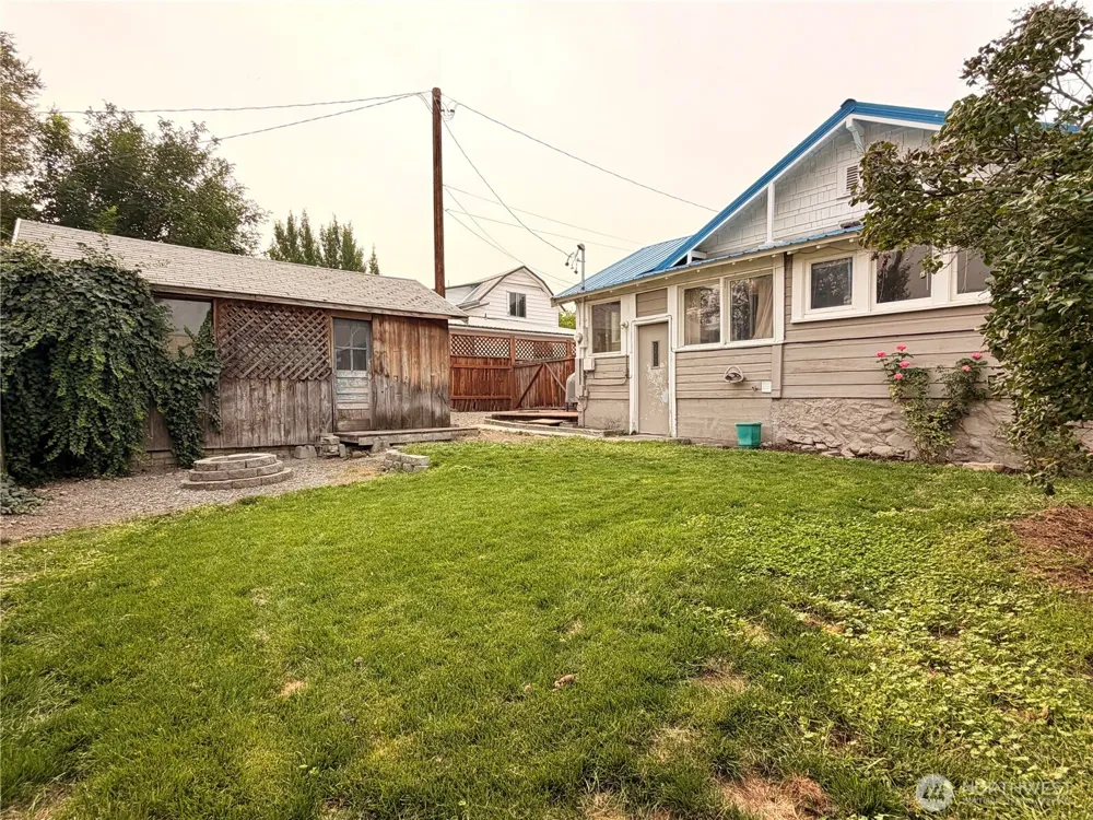678 4th Avenue Okanogan, WA 98840