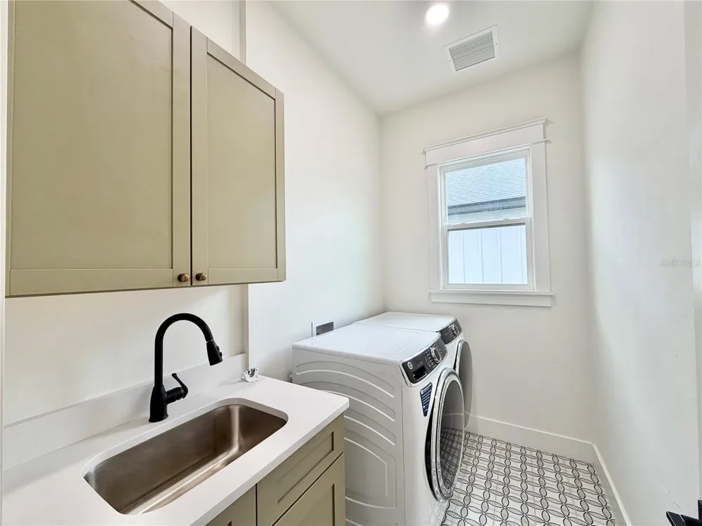 2598 NW 48TH TERRACE Gainesville, FL 32606