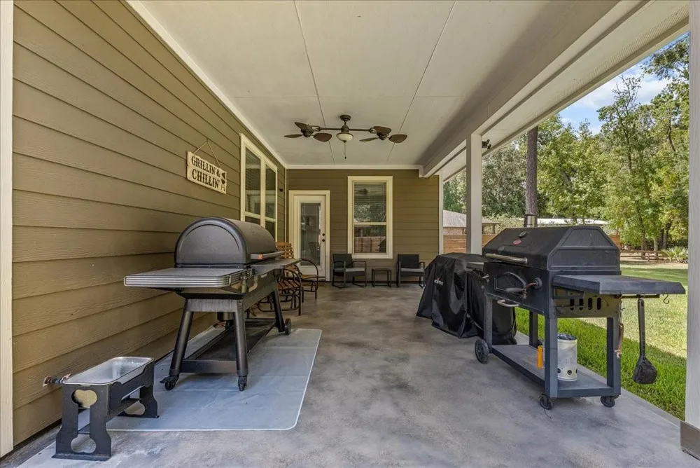 28619 Riverside Crest Lane Huffman, TX 77336
