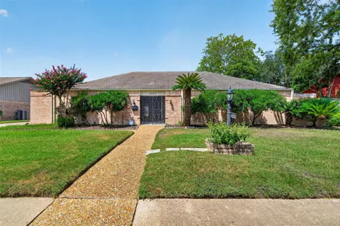 6222 Creekbend Drive
