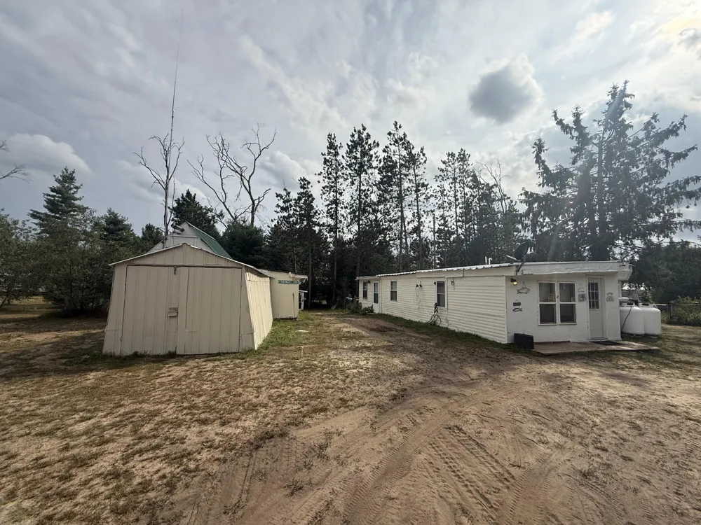 1383 W Palmer Avenue Baldwin, MI 49304