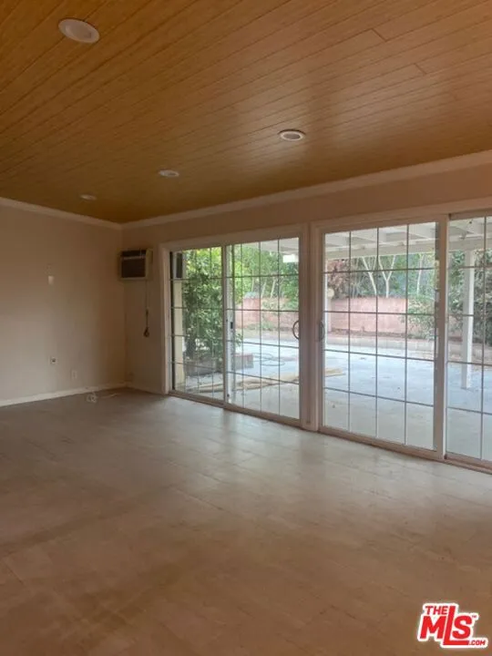 20412 Enadia Way Winnetka, CA 91306