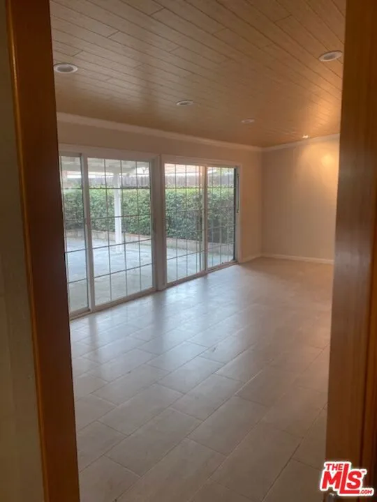 20412 Enadia Way Winnetka, CA 91306