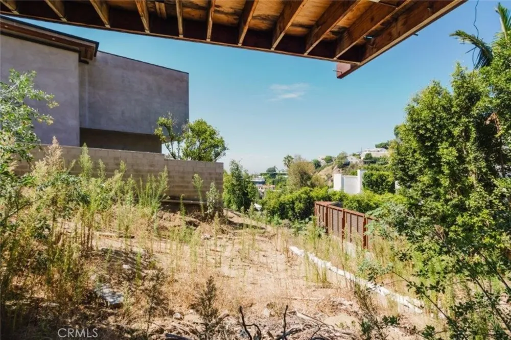1688 Sunset Plaza Drive Los Angeles, CA 90069