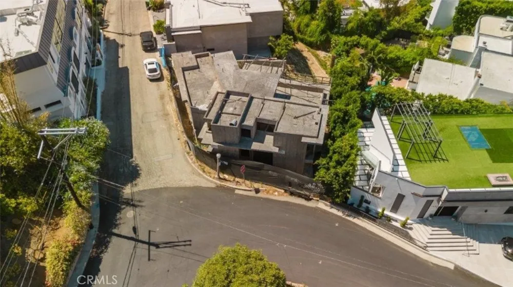 1688 Sunset Plaza Drive Los Angeles, CA 90069