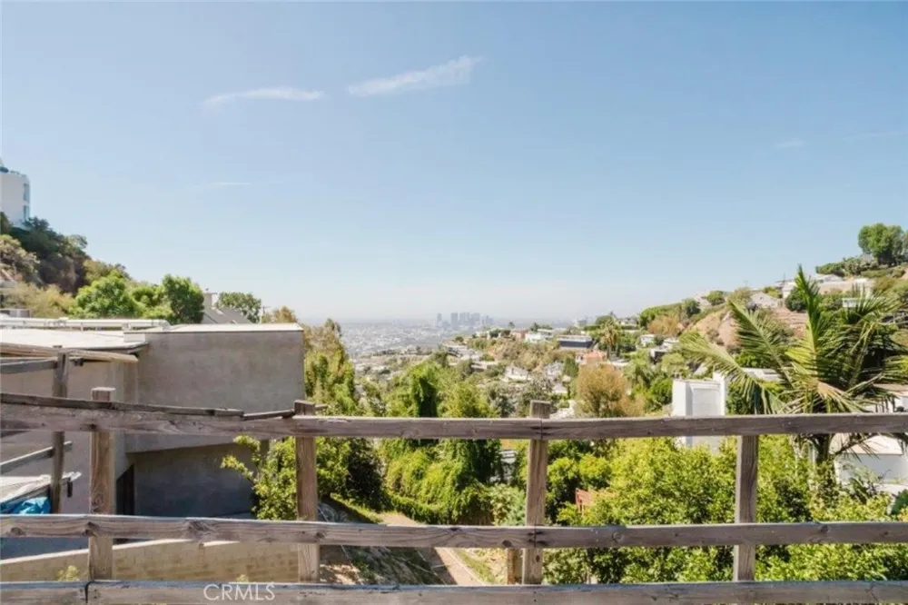 1688 Sunset Plaza Drive Los Angeles, CA 90069