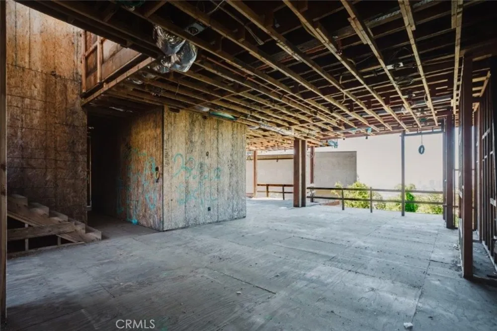 1688 Sunset Plaza Drive Los Angeles, CA 90069