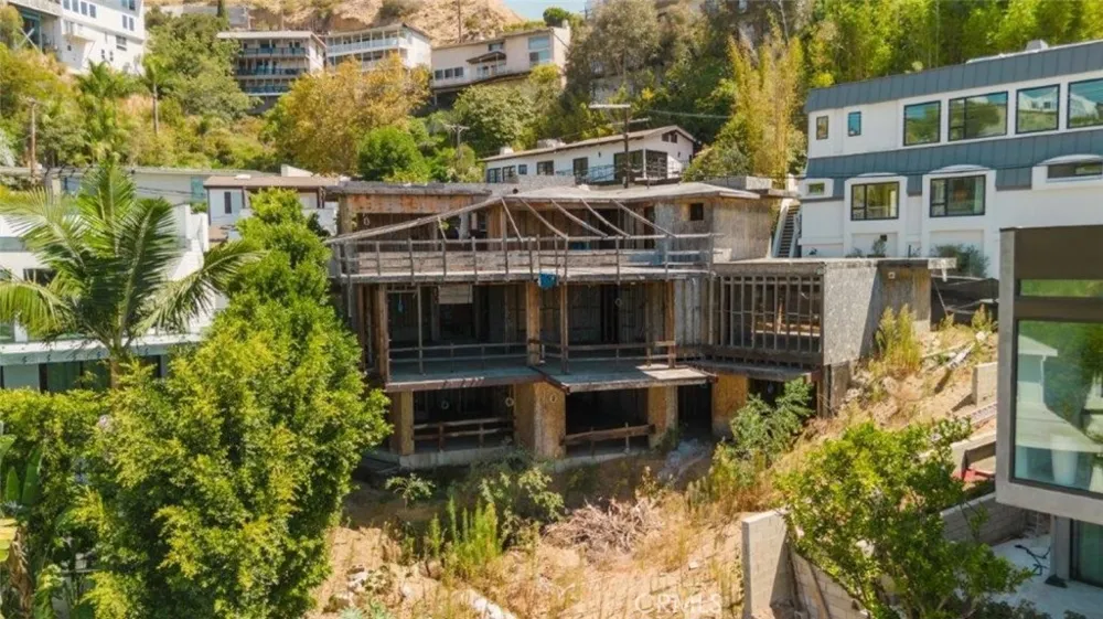 1688 Sunset Plaza Drive Los Angeles, CA 90069