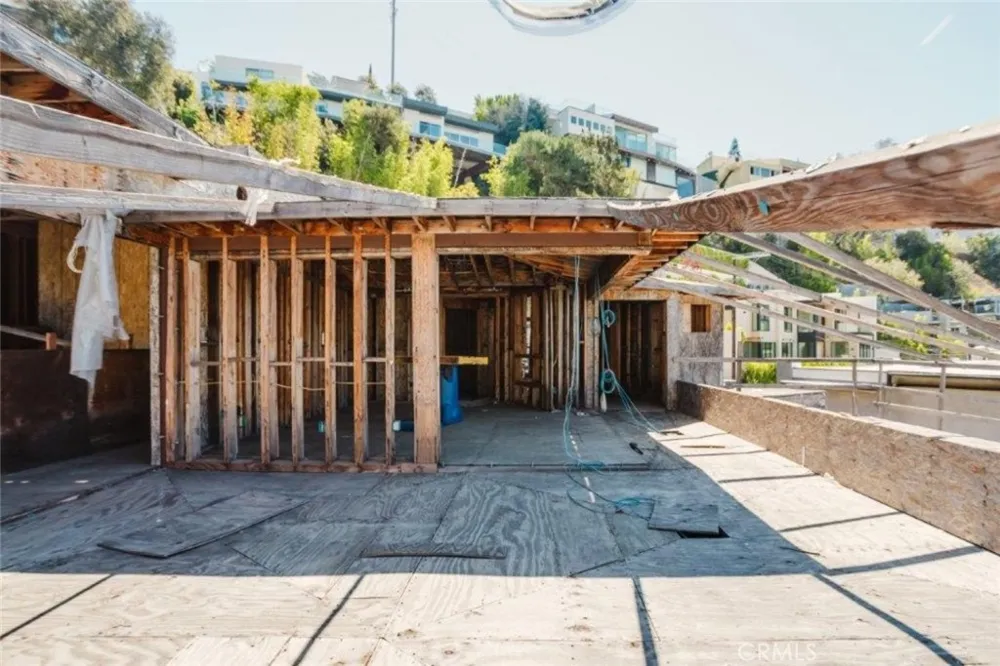 1688 Sunset Plaza Drive Los Angeles, CA 90069