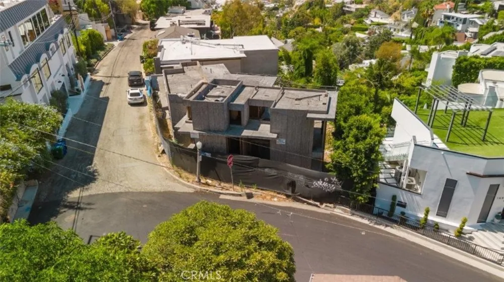 1688 Sunset Plaza Drive Los Angeles, CA 90069