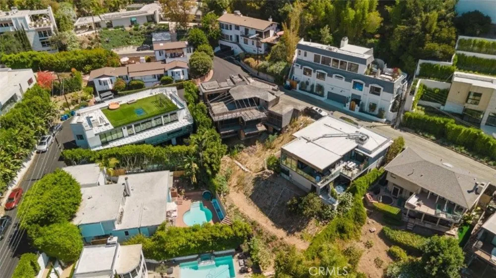 1688 Sunset Plaza Drive Los Angeles, CA 90069