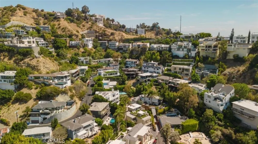 1688 Sunset Plaza Drive Los Angeles, CA 90069