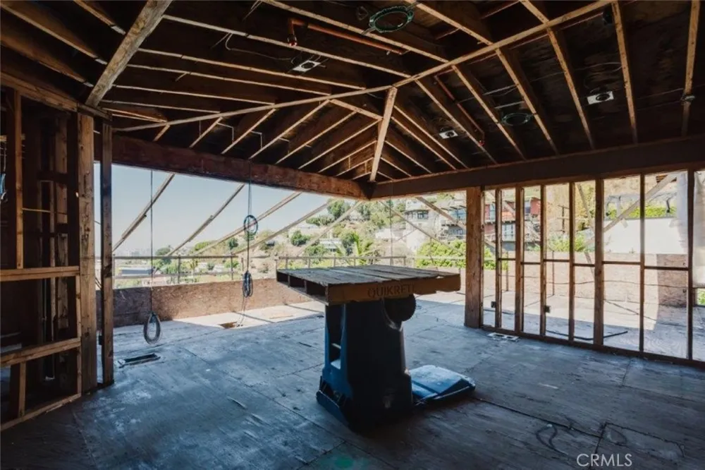 1688 Sunset Plaza Drive Los Angeles, CA 90069