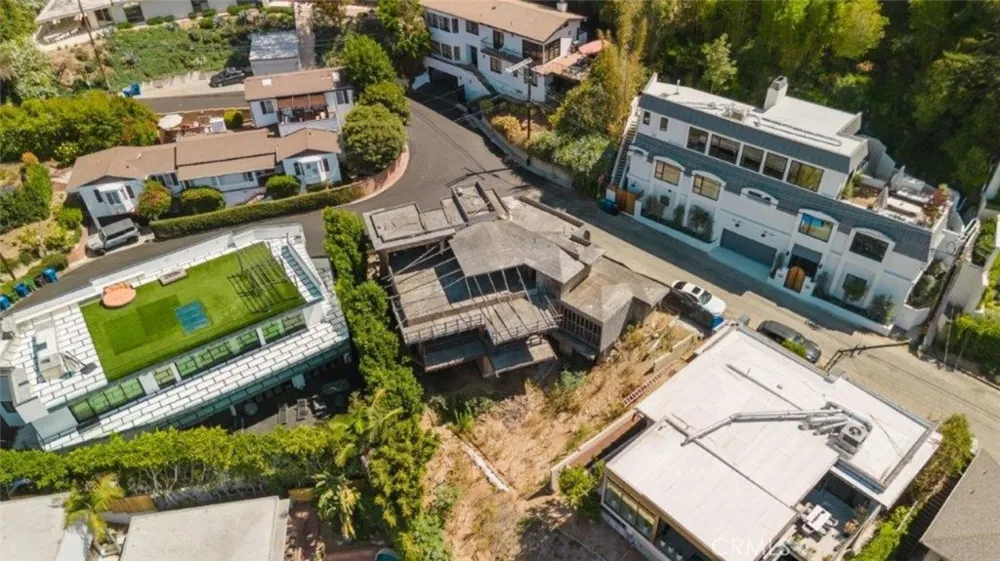1688 Sunset Plaza Drive Los Angeles, CA 90069