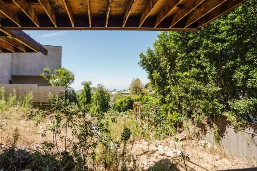 1688 Sunset Plaza Drive Los Angeles, CA 90069