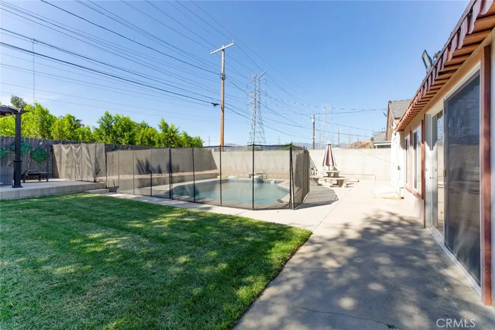 11377 Gaynor Ave Granada Hills, CA 91344