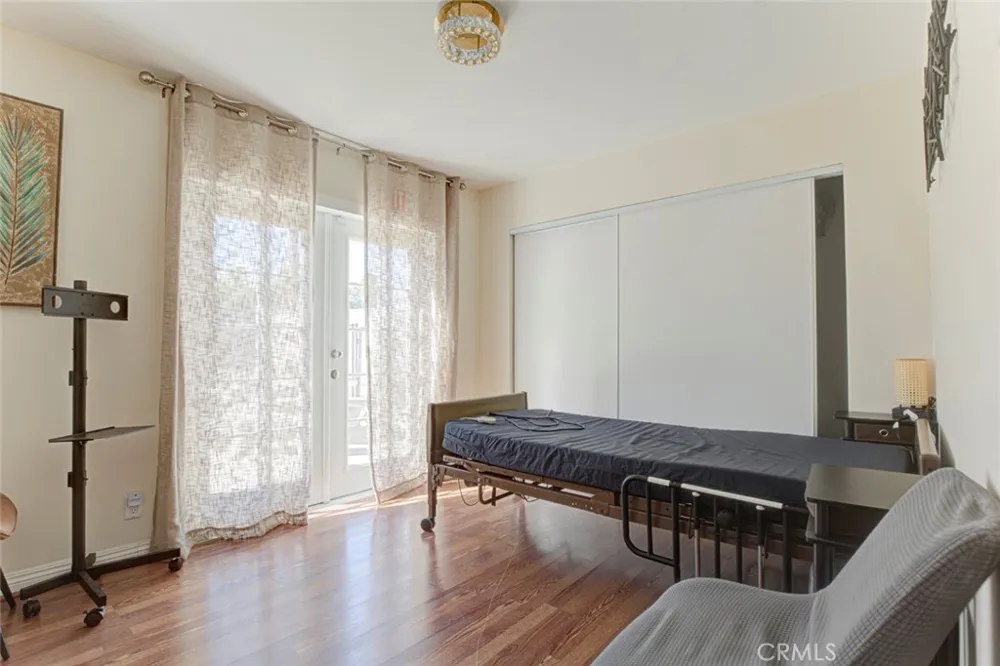 11377 Gaynor Ave Granada Hills, CA 91344