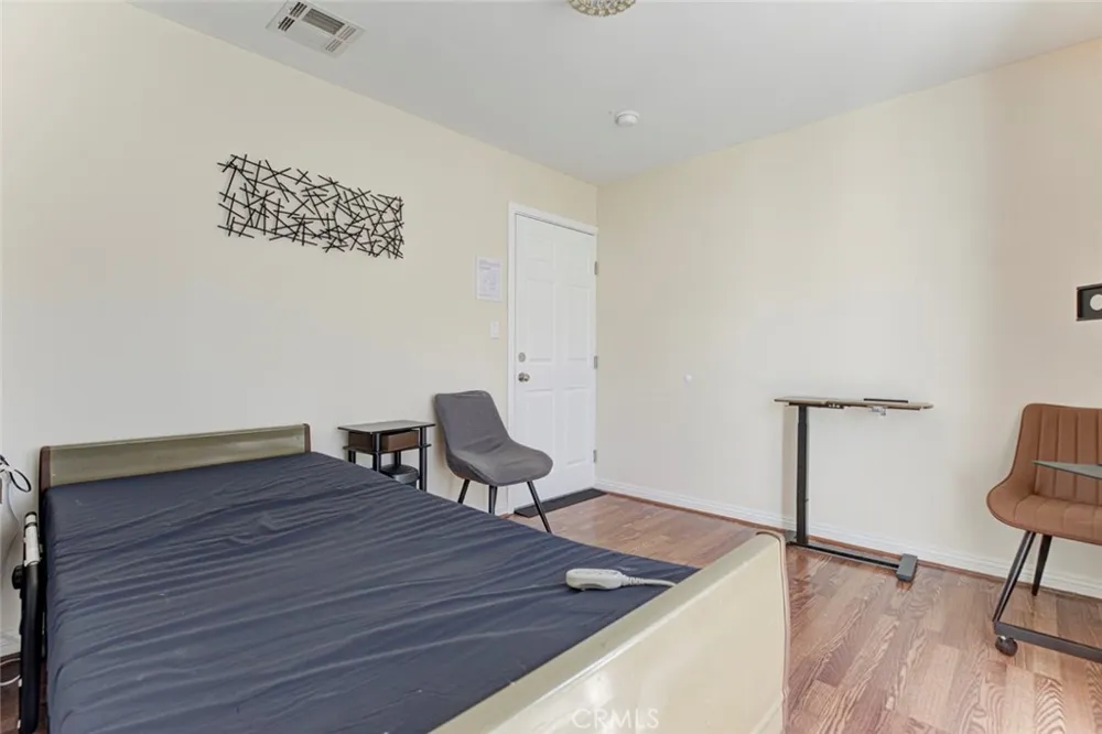11377 Gaynor Ave Granada Hills, CA 91344