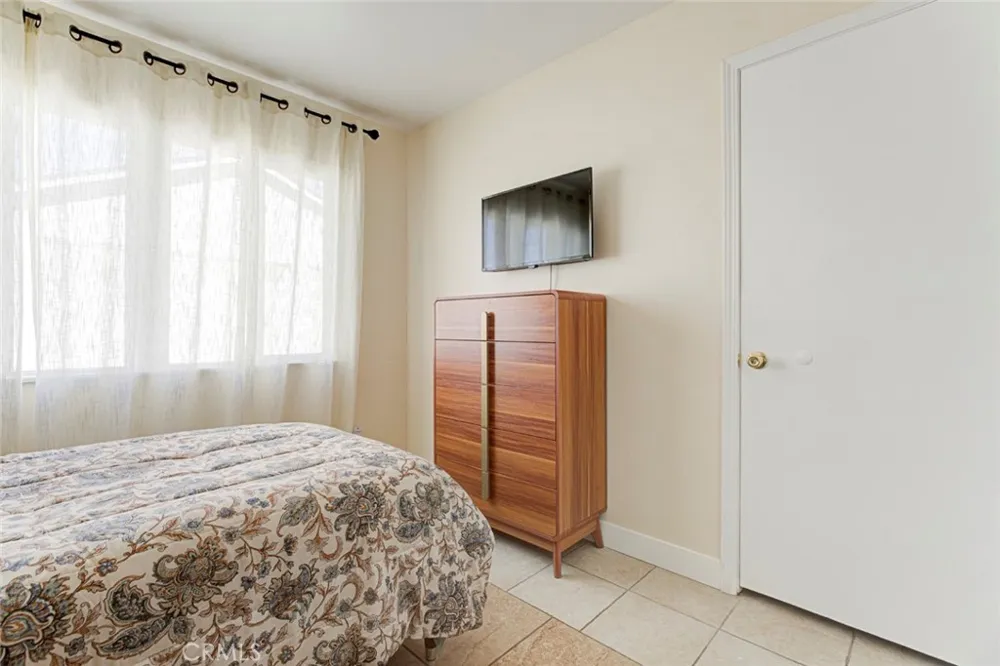 11377 Gaynor Ave Granada Hills, CA 91344