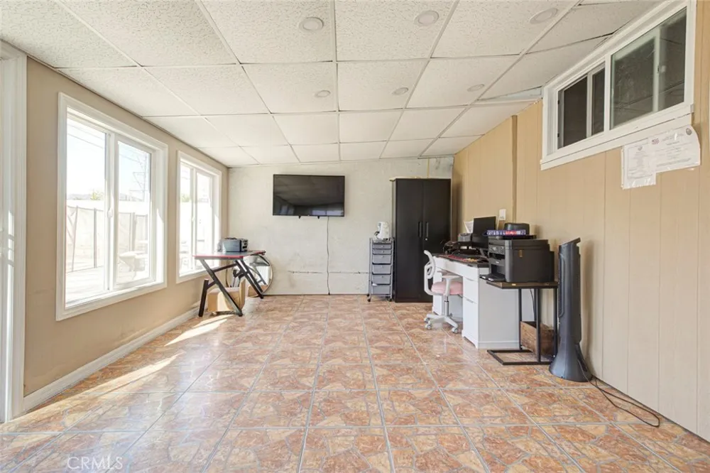 11377 Gaynor Ave Granada Hills, CA 91344