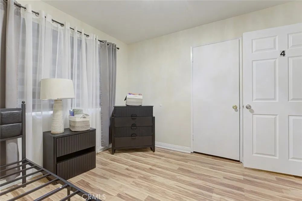 11377 Gaynor Ave Granada Hills, CA 91344