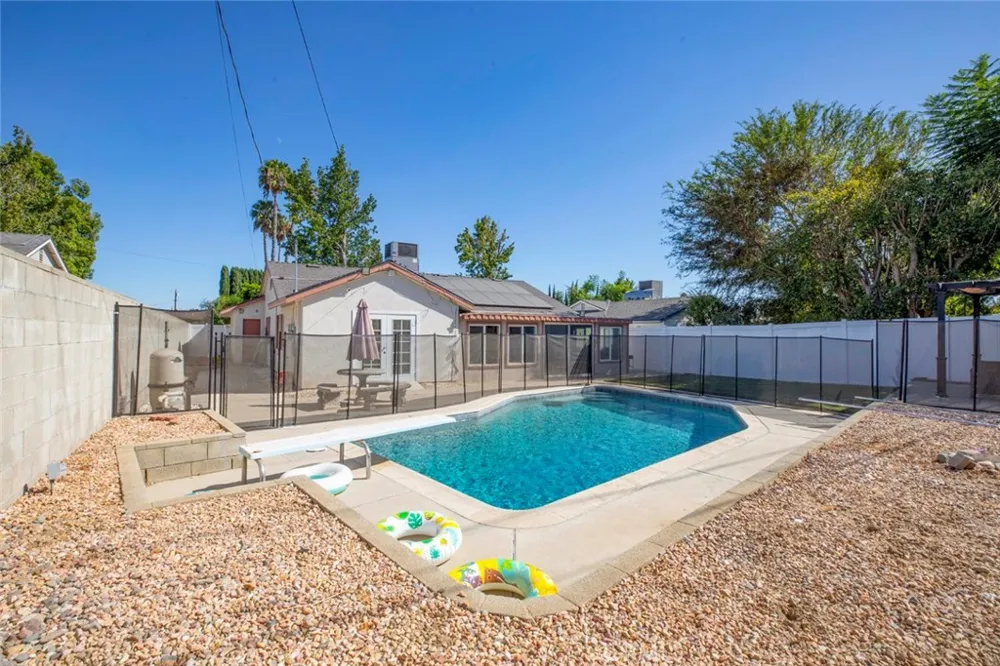 11377 Gaynor Ave Granada Hills, CA 91344