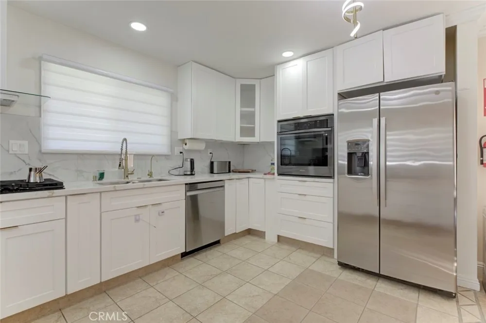 11377 Gaynor Ave Granada Hills, CA 91344
