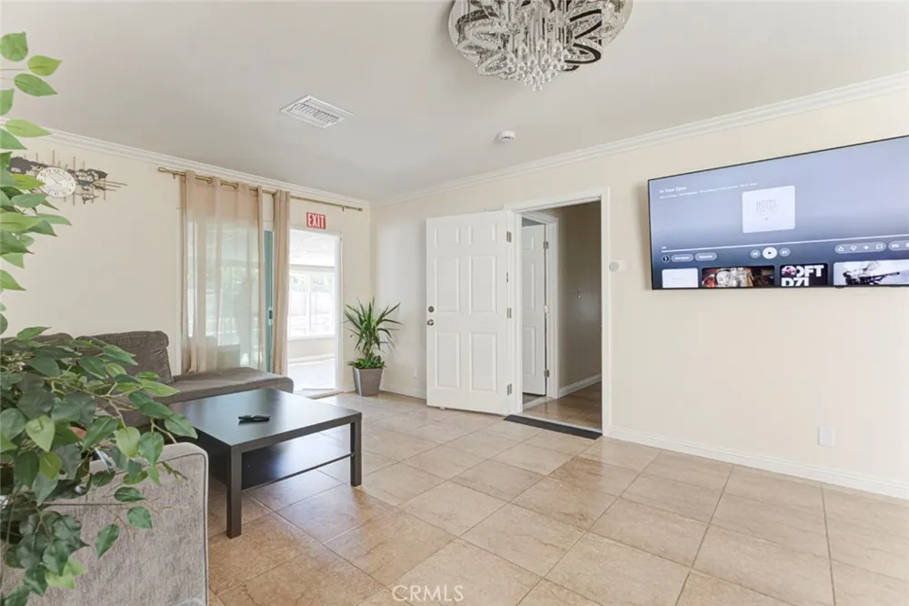 11377 Gaynor Ave Granada Hills, CA 91344