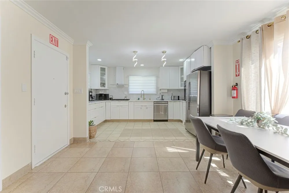 11377 Gaynor Ave Granada Hills, CA 91344