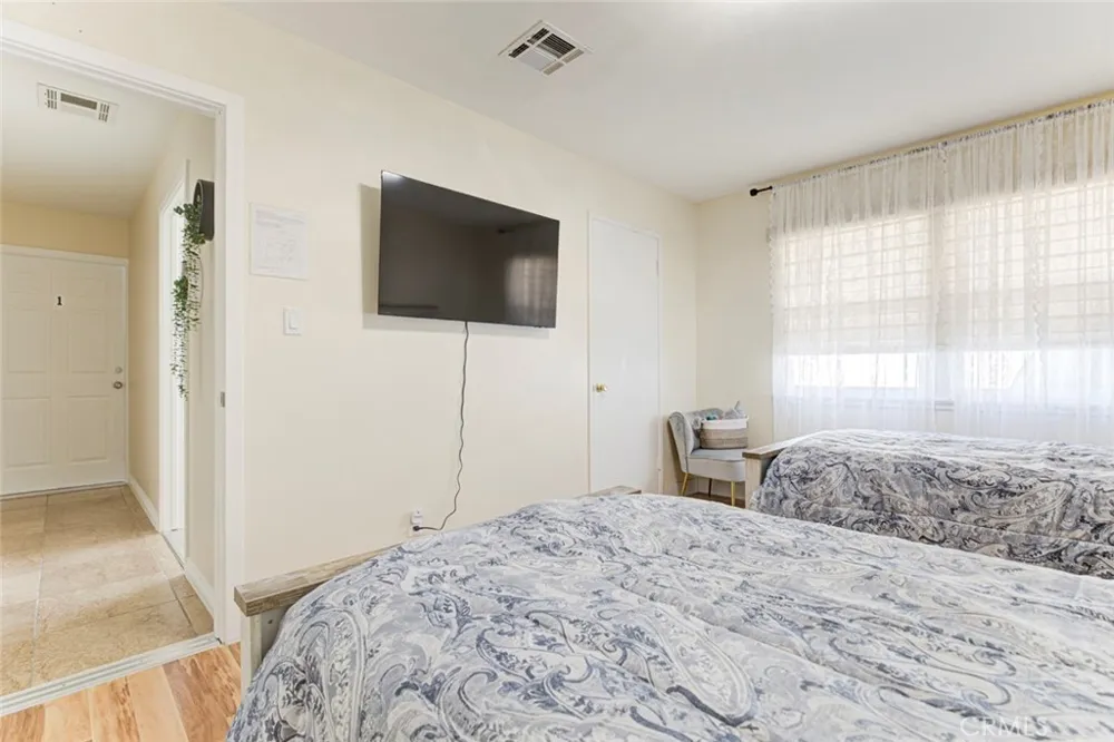 11377 Gaynor Ave Granada Hills, CA 91344