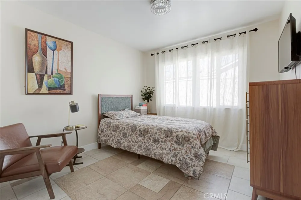 11377 Gaynor Ave Granada Hills, CA 91344
