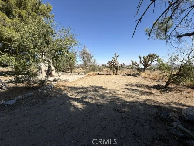 278 Yucca Pinon Hills, CA 92372