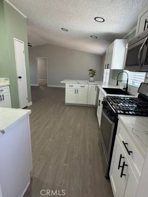 278 Yucca Pinon Hills, CA 92372