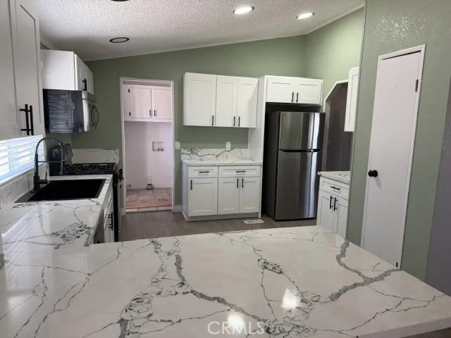 278 Yucca Pinon Hills, CA 92372