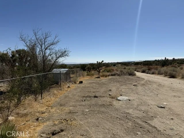 278 Yucca Pinon Hills, CA 92372