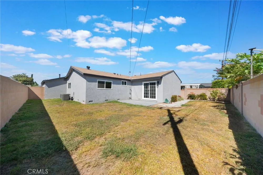 6382 Yale Huntington Beach, CA 92647