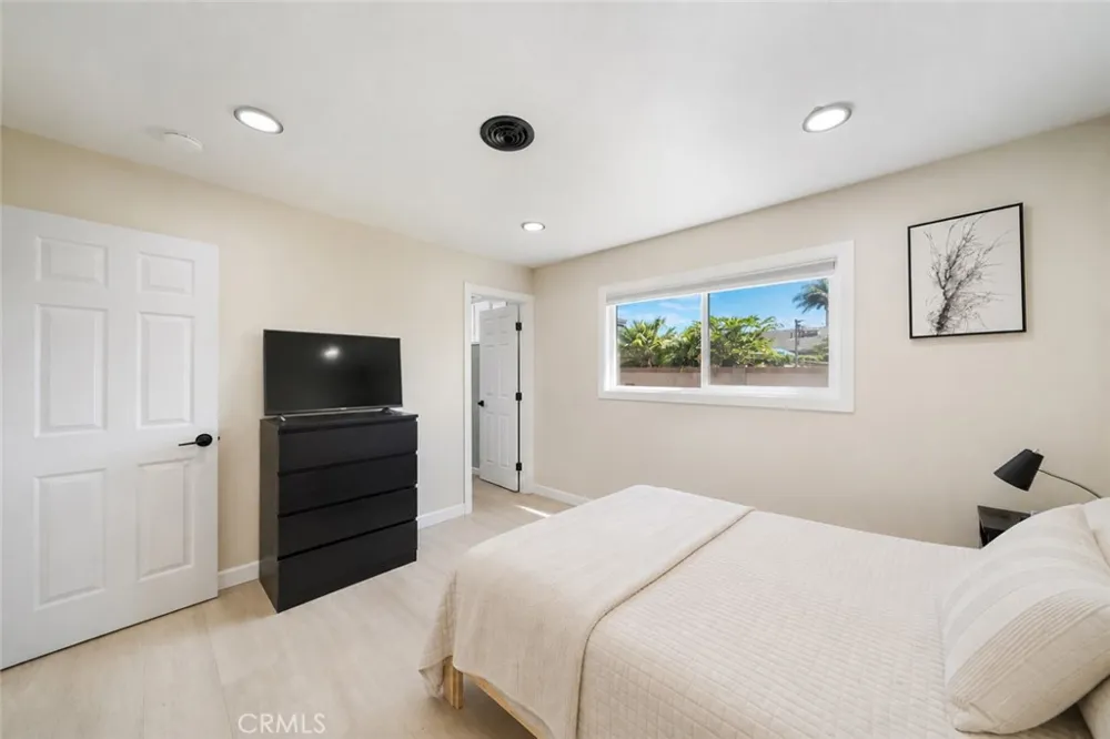 6382 Yale Huntington Beach, CA 92647