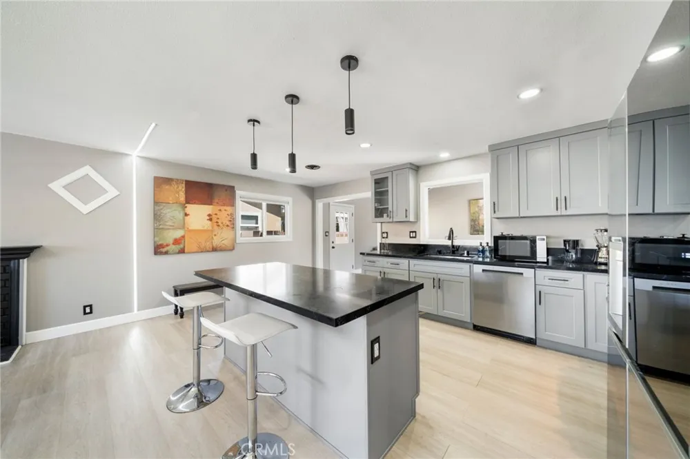6382 Yale Huntington Beach, CA 92647