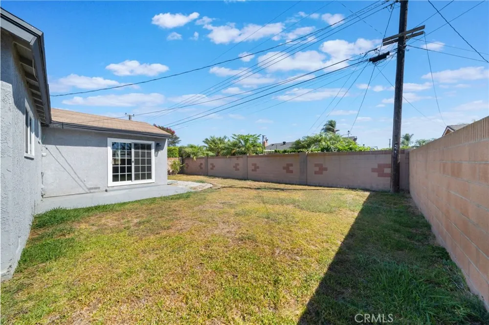 6382 Yale Huntington Beach, CA 92647