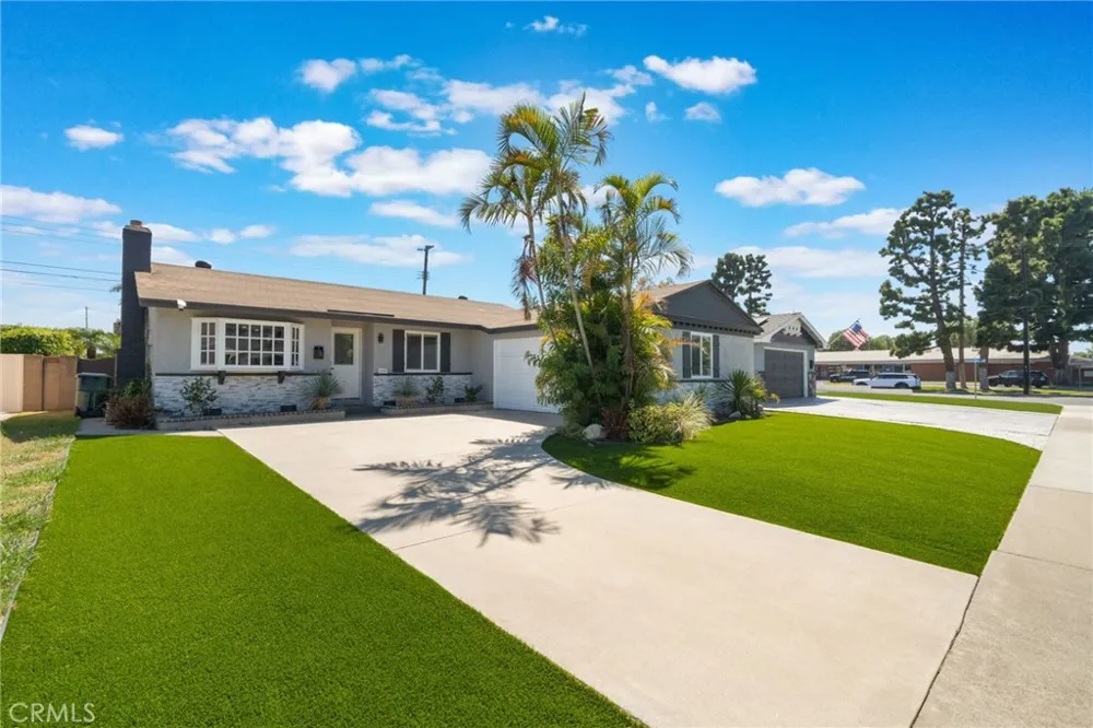 6382 Yale Huntington Beach, CA 92647