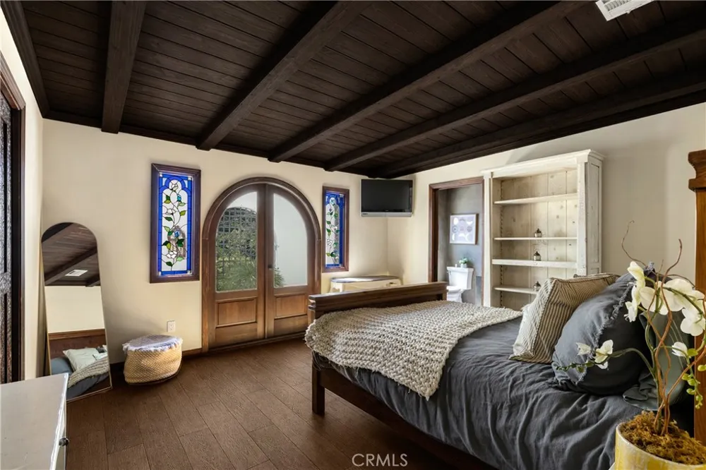 3092 Laurel Canyon Boulevard Studio City, CA 91604