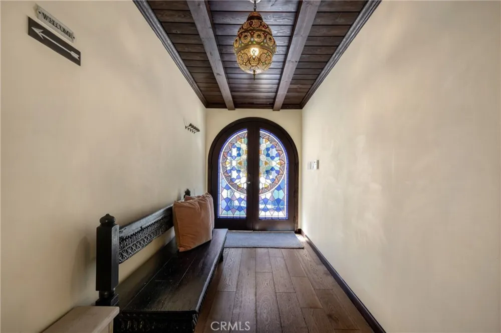 3092 Laurel Canyon Boulevard Studio City, CA 91604
