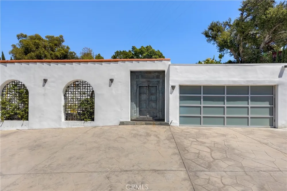 3092 Laurel Canyon Boulevard Studio City, CA 91604