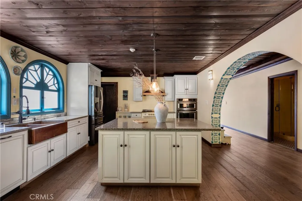 3092 Laurel Canyon Boulevard Studio City, CA 91604