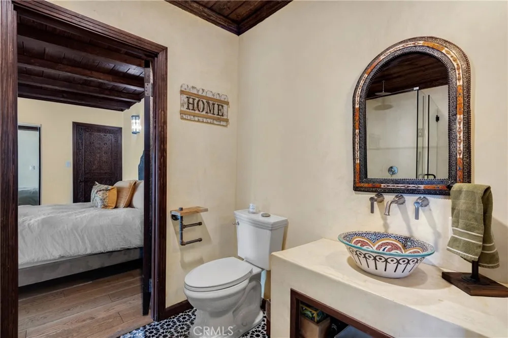 3092 Laurel Canyon Boulevard Studio City, CA 91604