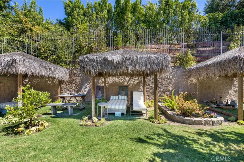 3092 Laurel Canyon Boulevard Studio City, CA 91604