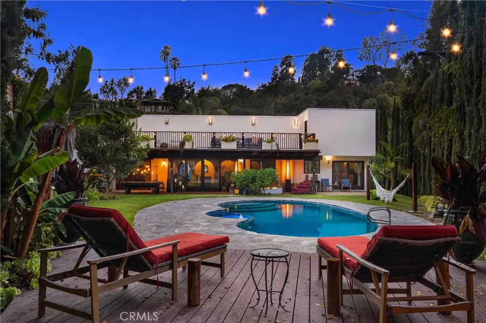 3092 Laurel Canyon Boulevard Studio City, CA 91604