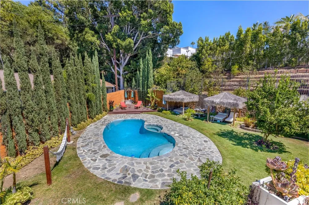 3092 Laurel Canyon Boulevard Studio City, CA 91604