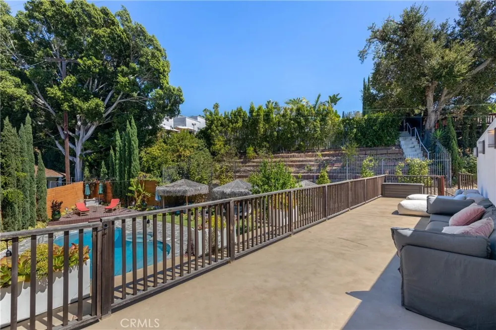 3092 Laurel Canyon Boulevard Studio City, CA 91604