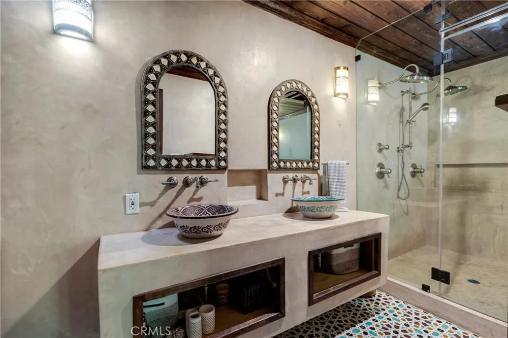 3092 Laurel Canyon Boulevard Studio City, CA 91604